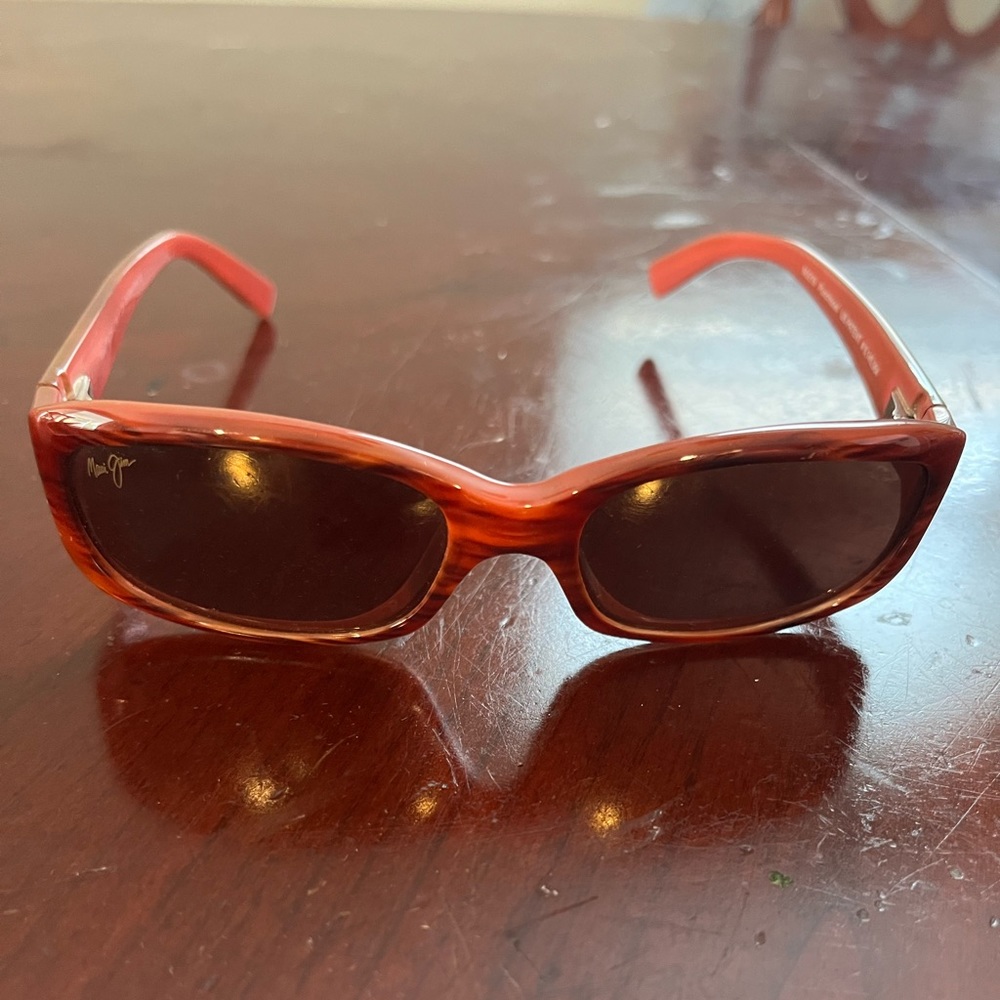 Maui Jim Woman’s Punch Bowl Polarized Sunglasses. Excellent condition